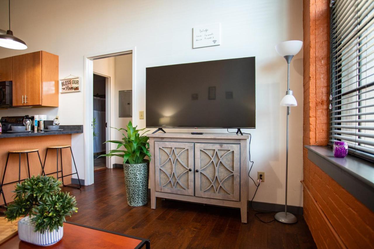 Апартаменты Ny Style Centric Loft With King Bed By Park Ave Рочестер Экстерьер фото